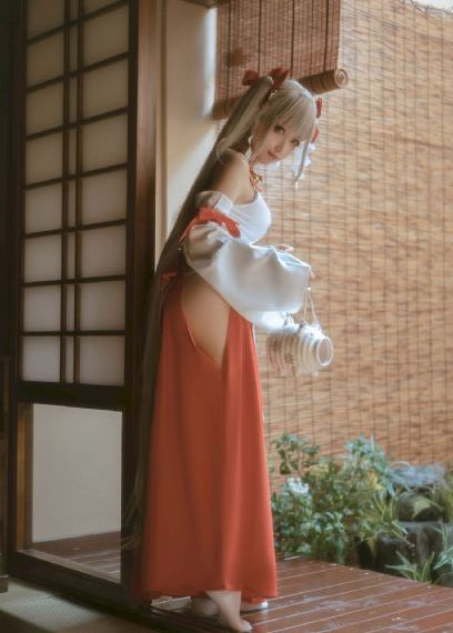 三男一女后仰深喉视频_4K高清视频播放